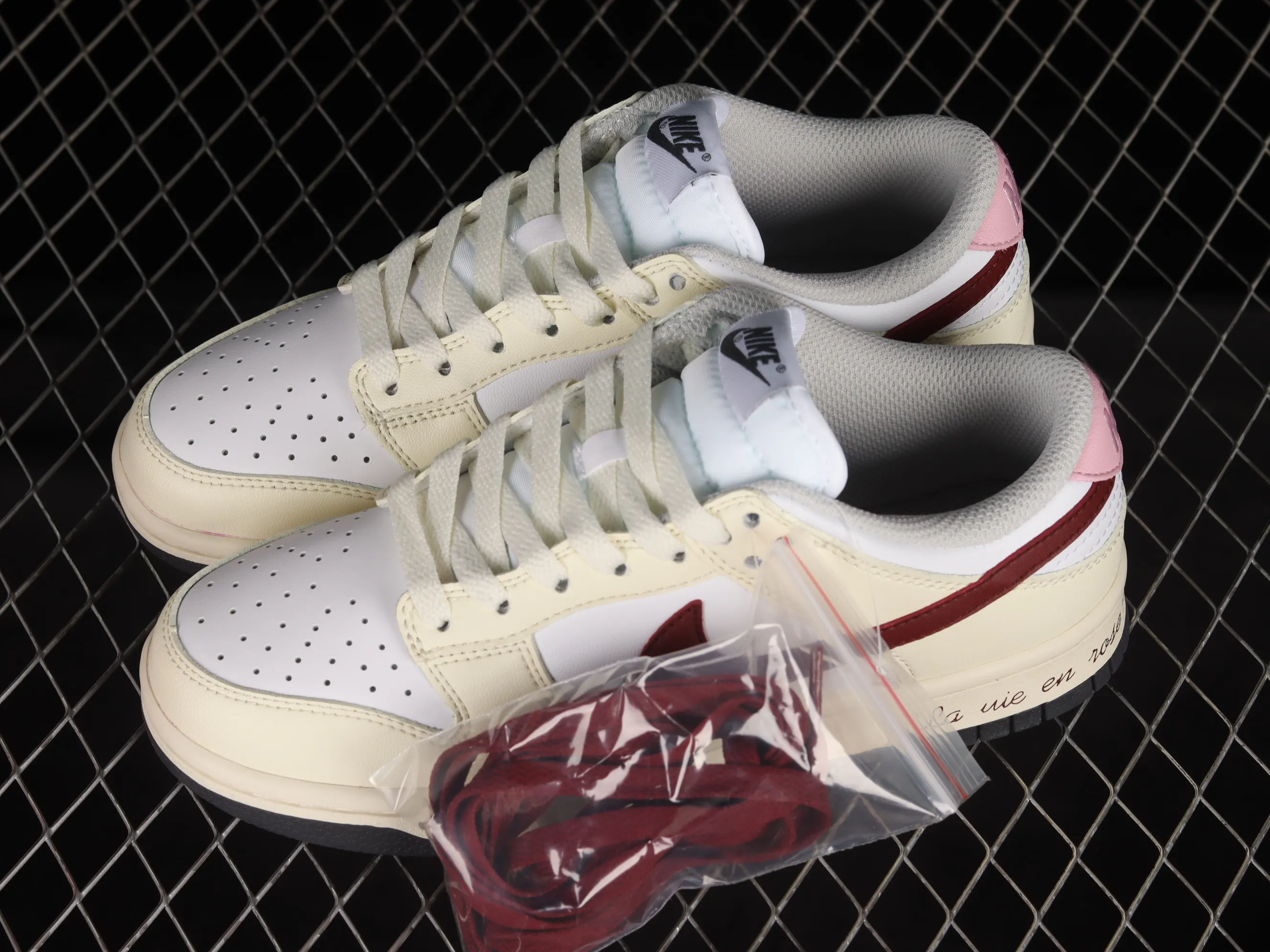 All categories Nk SB Dunk series Nk SB Dunk Low low-top sneakers F version Nk Dunk Low Valentine's Day limited SB low-top sports and leisure sneakers DD1503-117